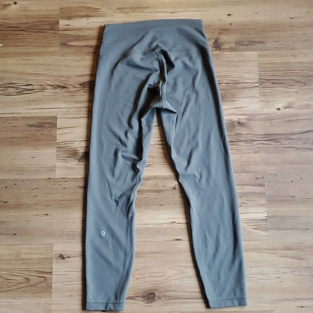 lululemon athletica Olive High-Rise Align 7/8 Leggings - Picture 7 of 9